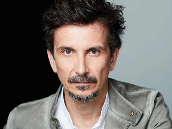 Arnaud Tsamere, Tous Contraints