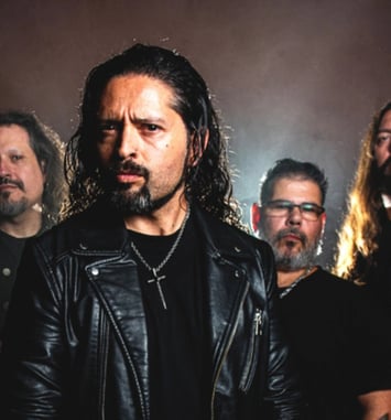 Ronnie Romero et Gus G