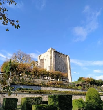 Le Donjon de Moret, Parfum au Moyen-Âge