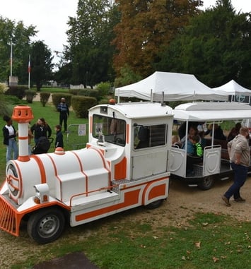 Le petit train touristique et historique de la ville de Brou-sur-Chantereine