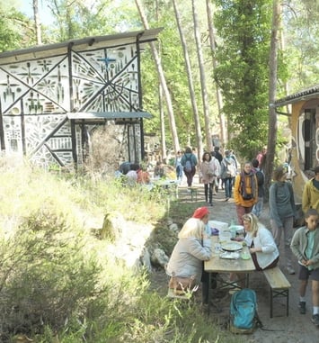 Visite libre du Village d'Art Préludien de Chomo