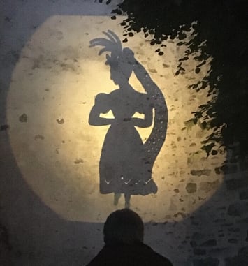 La fête de Perrault, un spectacle de contes à la lanterne magique