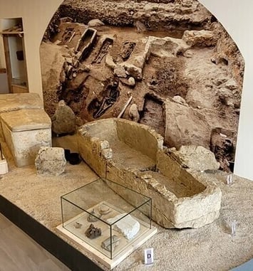 80 000 ans d'histoire et exposition temporaire de Frederico Alagna