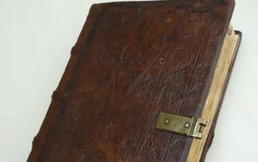 Restauration de livres anciens