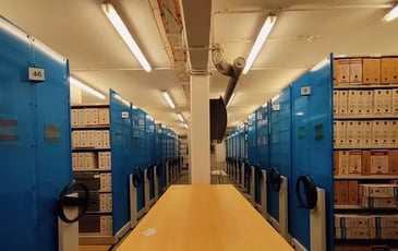 Visite des réserves des archives de Grand Paris Sud