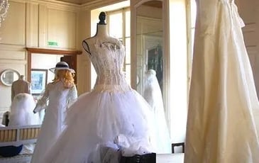 Exposition de robes de mariées allant de 1900 à 2020